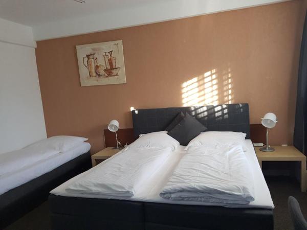 Hotel Wandsbek Hamburg : photo 9 de la chambre chambre triple