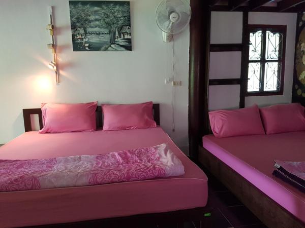 Ban Sabai Sabai Guest House : photo 5 de la chambre chambre familiale - vue sur jardin