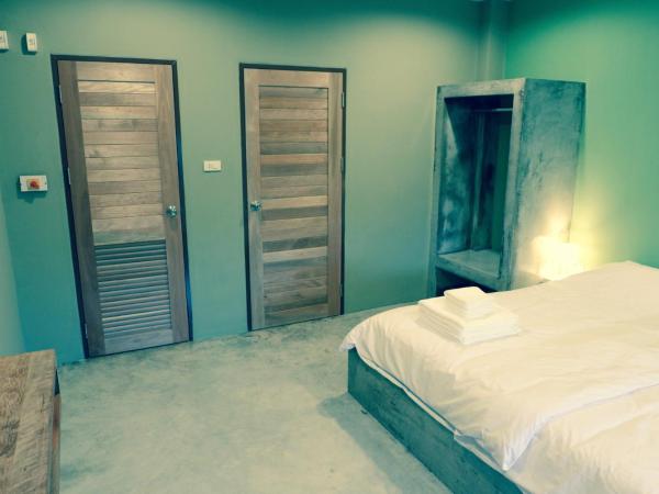 Home'81 : photo 4 de la chambre chambre triple deluxe