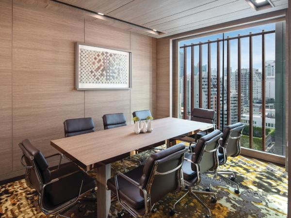 Solitaire Bangkok Sukhumvit 11 : photo 5 de la chambre grande suite avec jacuzzi et balcon (Étages supérieurs)