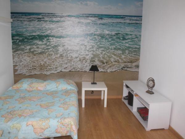 Green Wave Hostel : photo 2 de la chambre chambre familiale avec salle de bains commune