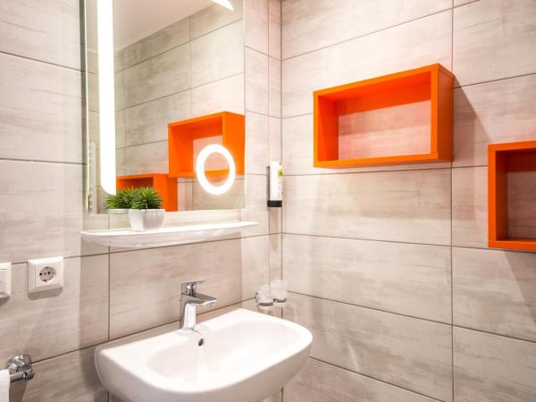 Mandarina Hotel Luxembourg Strassen : photo 1 de la chambre chambre triple