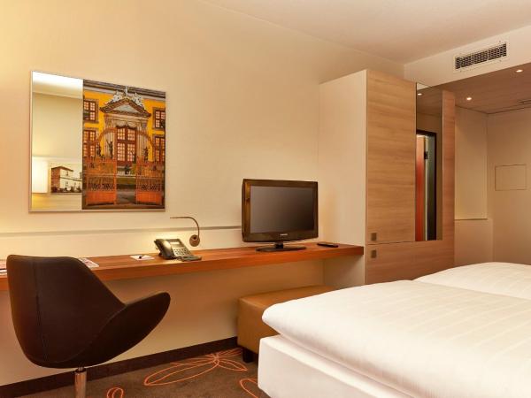 H+ Hotel Hannover : photo 2 de la chambre chambre double supérieure