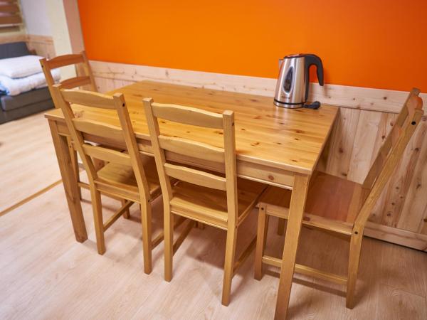 Seoul Station R Guesthouse : photo 10 de la chambre chambre familiale avec salle de bains privative