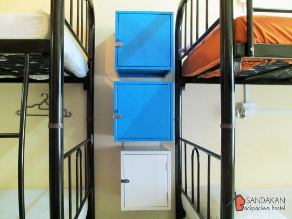 Sandakan Backpackers Hostel : photo 3 de la chambre lit dans dortoir pour femmes de 6 lits