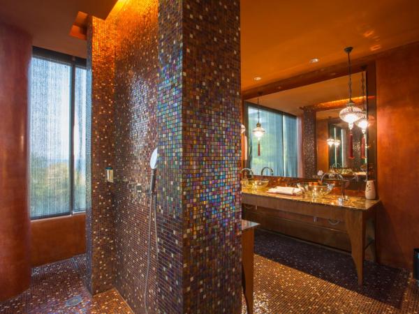 Marrakesh Hua Hin Resort & Spa : photo 4 de la chambre oceanfront suite in-bedroom jacuzzi