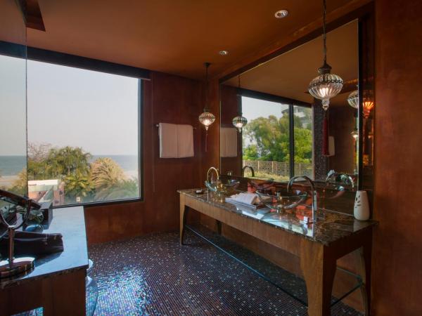 Marrakesh Hua Hin Resort & Spa : photo 3 de la chambre oceanfront suite balcony jacuzzi