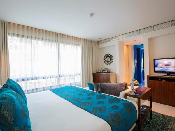 Marrakesh Hua Hin Resort & Spa : photo 1 de la chambre oceanfront suite balcony jacuzzi