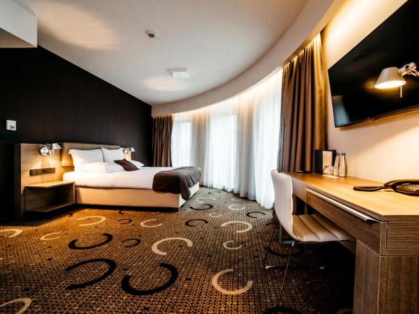 Q Hotel Plus Kraków : photo 4 de la chambre suite junior