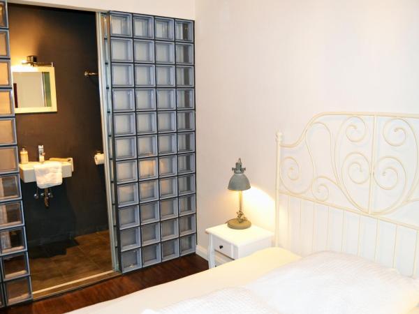St. Pauli Lodge : photo 3 de la chambre chambre double avec salle de bains privative