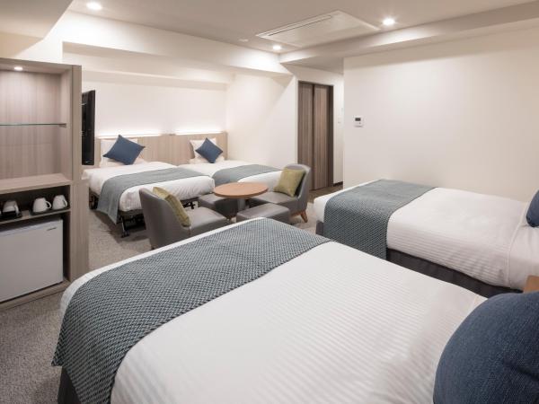 HOTEL MYSTAYS Midosuji Honmachi : photo 4 de la chambre chambre quadruple - accessible aux personnes à mobilité réduite