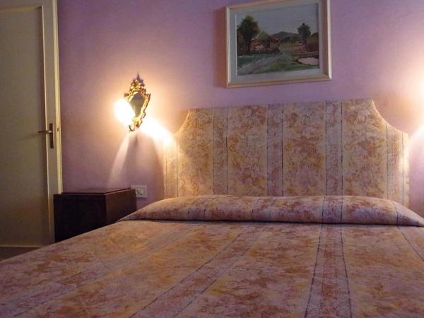 Hotel Cestelli : photo 2 de la chambre chambre double avec salle de bains privative