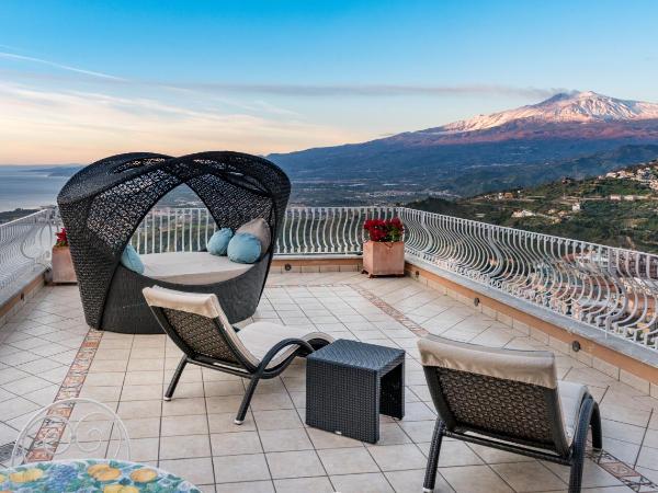 Villa Le Terrazze Charming Rooms : photo 1 de la chambre suite deluxe - vue sur mer