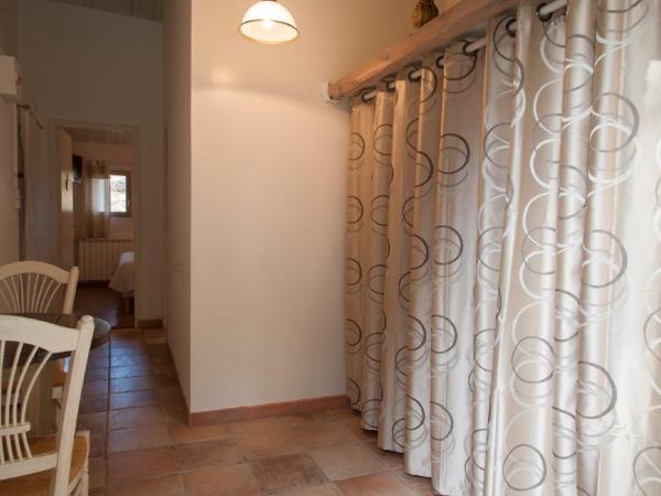 Ecuries Sainte Croix : photo 6 de la chambre chambre double mas brescou