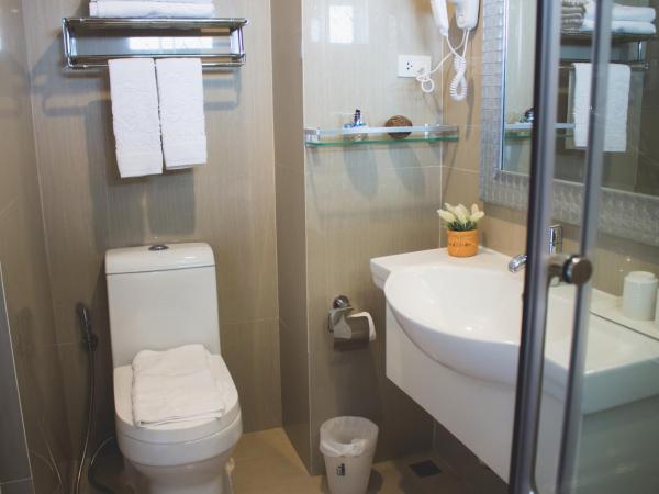 Maverick Ratchada Hotel : photo 3 de la chambre chambre lits jumeaux supérieure