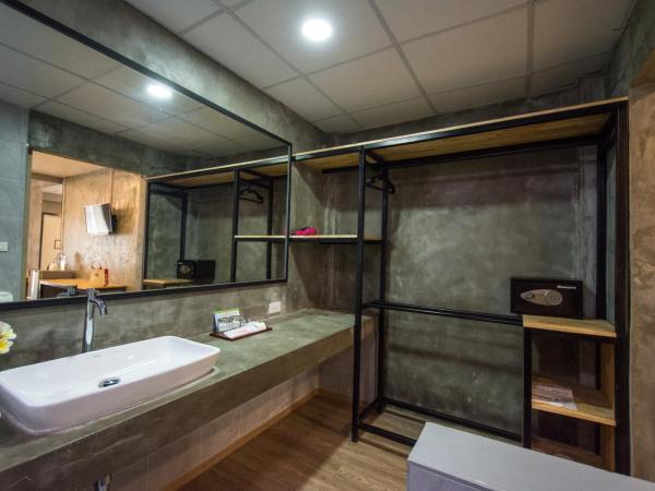 Basaya Beach Hotel & Resort : photo 6 de la chambre chambre lit king-size deluxe