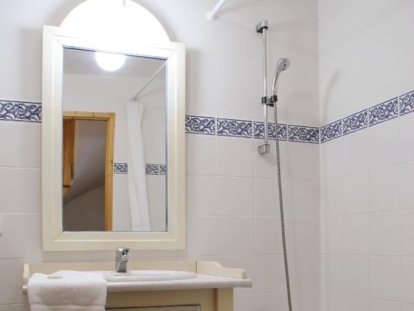 Le Hameau de la Sapinière : photo 2 de la chambre hébergement 6 chambres - 10 personnes