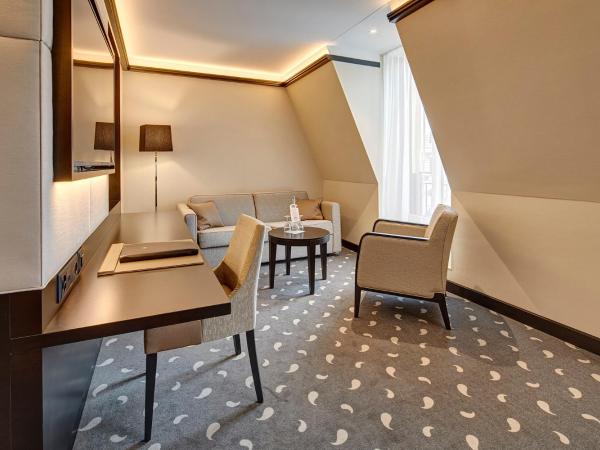 Hotel Monopol Luzern : photo 3 de la chambre suite junior deluxe