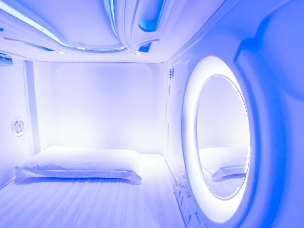 Spacepod@com : photo 2 de la chambre capsule simple dans dortoir mixte