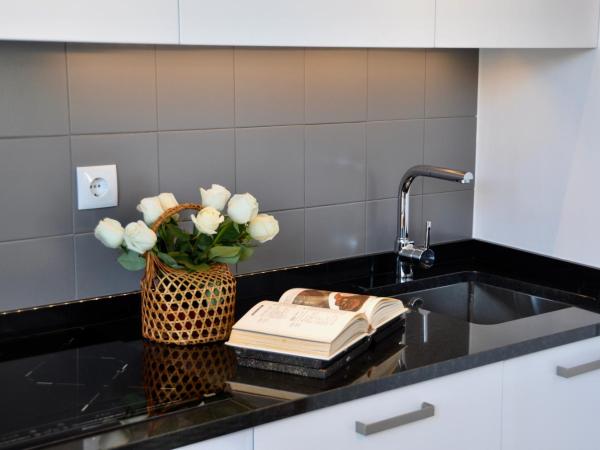 Confluentia H&A - Believe It or Not Apartments : photo 6 de la chambre appartement - vue sur lac