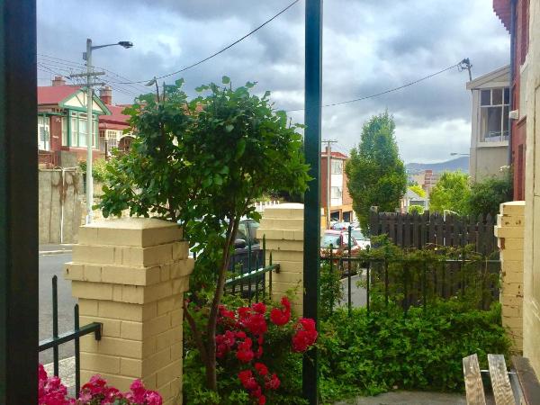 Narrara Backpackers Hobart : photo 4 de la chambre chambre simple avec salle de bains commune