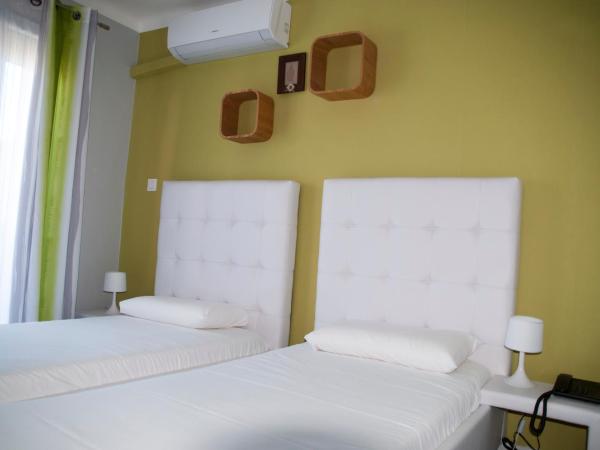 Hotel Bleu Azur : photo 8 de la chambre chambre double ou lits jumeaux standard avec balcon