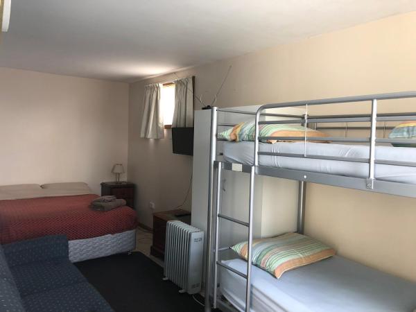 Narrara Backpackers Hobart : photo 3 de la chambre chambre simple avec salle de bains commune
