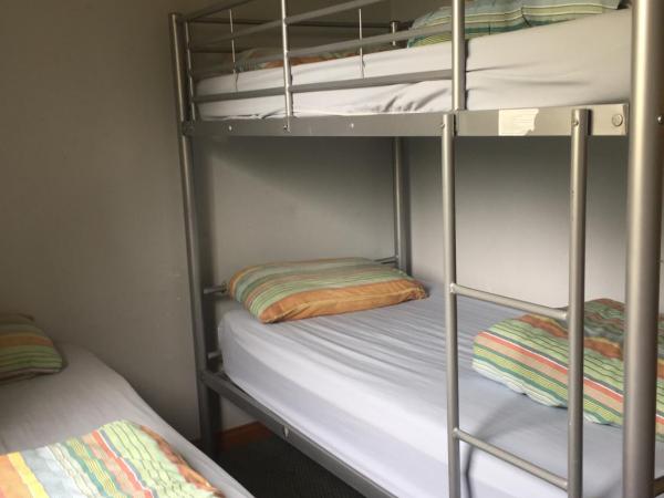 Narrara Backpackers Hobart : photo 1 de la chambre triple room with bunk bed