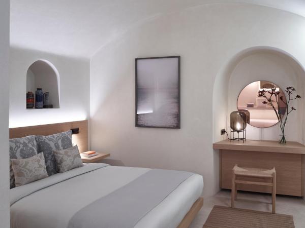 Villa Bordeaux : photo 8 de la chambre suite aqua avec petite piscine privée - vue sur caldeira