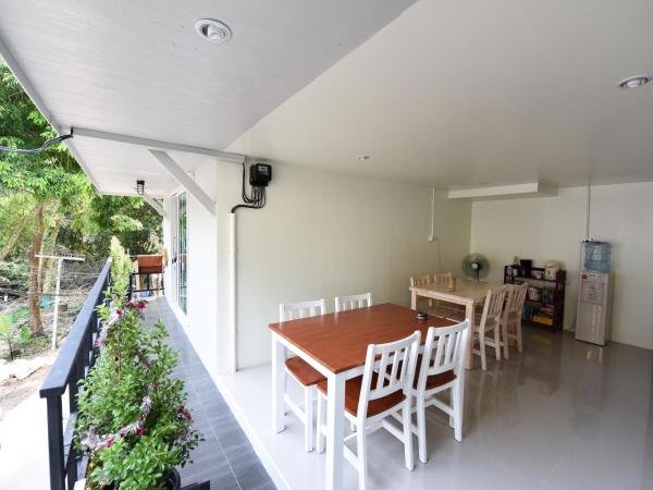 Kitty Guesthouse : photo 7 de la chambre chambre double ou lits jumeaux standard avec balcon