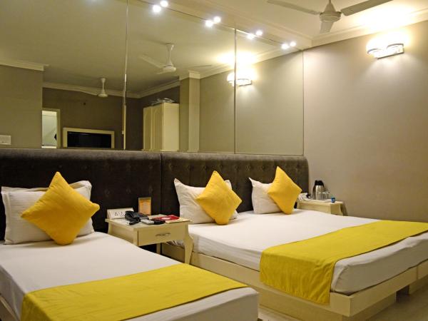 Hotel Ajanta : photo 1 de la chambre chambre familiale avec service de navette gratuit depuis l'aéroport