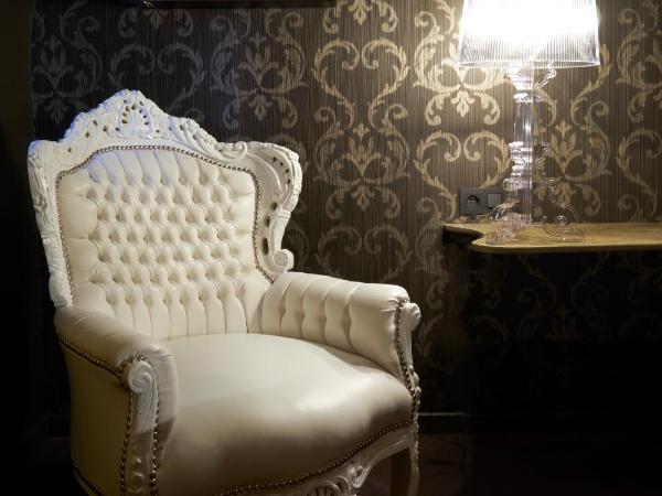 Le Chateau de Namur : photo 4 de la chambre suite lit king-size avec coin salon