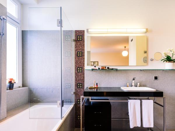 Art Deco Hotel Montana Luzern : photo 4 de la chambre chambre penthouse - vue sur lac