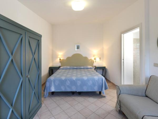 Hotel Villino Gallodoro : photo 9 de la chambre chambre triple supérieure