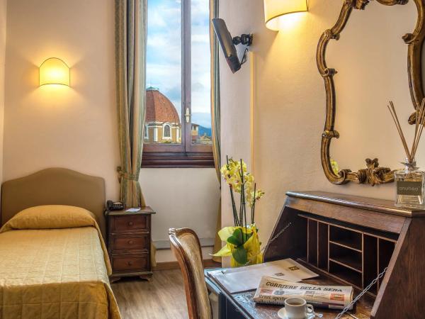 Hotel Paris : photo 1 de la chambre chambre simple