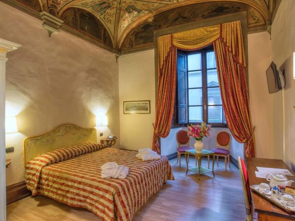 Hotel Paris : photo 1 de la chambre chambre double ou lits jumeaux supérieure