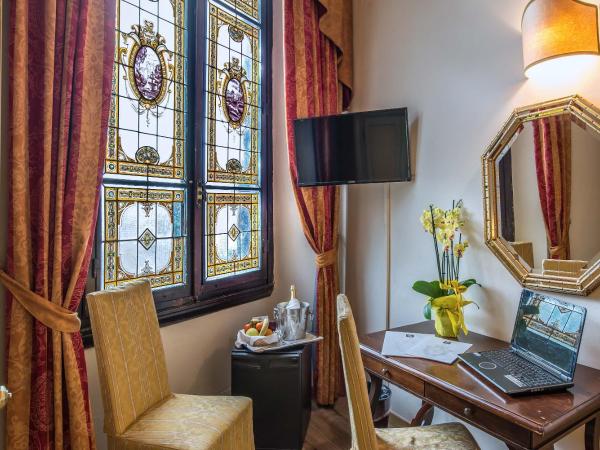 Hotel Paris : photo 4 de la chambre chambre double ou lits jumeaux classique