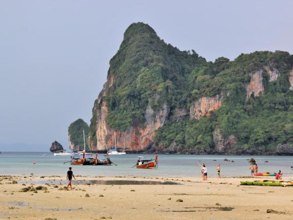 Ibiza Phi Phi : photo 1 de la chambre lit dans dortoir mixte de 8 lits - vue sur mer