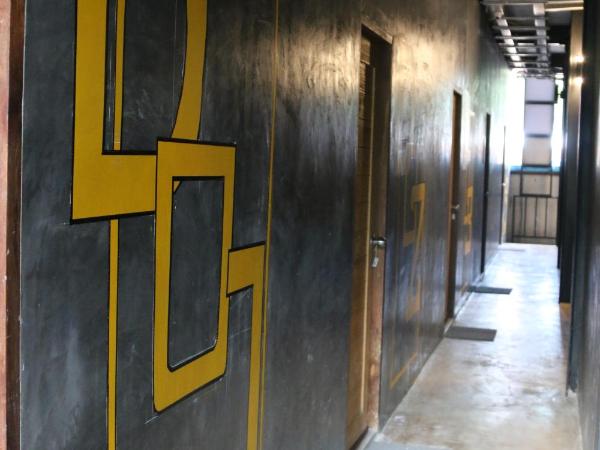 Ibiza Phi Phi : photo 7 de la chambre bed in 4-bed mixed dormitory no view- aircon available 5pm - 11am daily