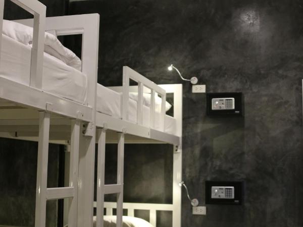 Ibiza Phi Phi : photo 5 de la chambre lit dans dortoir mixte de 4 - 10 lits - accès club de plage