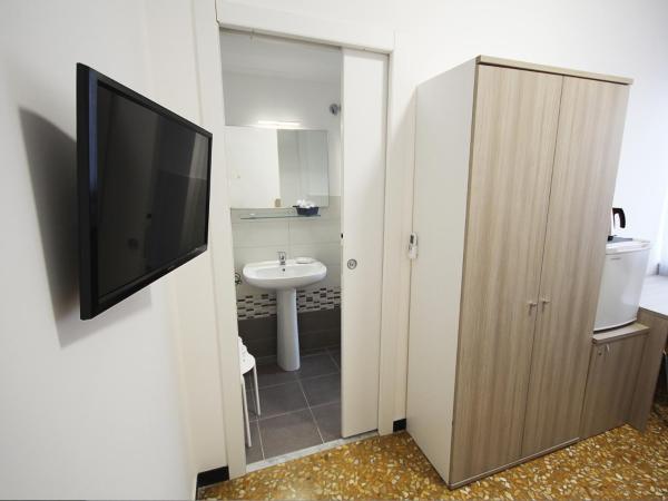 Affittacamere San Martino : photo 4 de la chambre chambre simple avec salle de bains privative