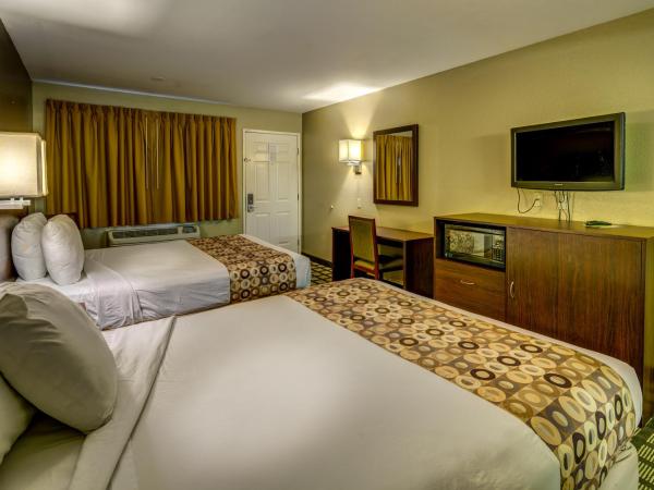 Travelers Inn - Phoenix : photo 2 de la chambre chambre avec 2 grands lits queen-size 