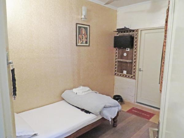 Hotel Rangoli : photo 2 de la chambre chambre simple Économique