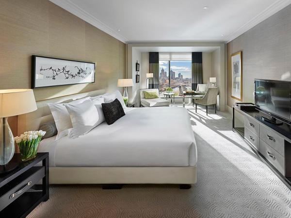 Crown Towers Melbourne : photo 3 de la chambre chambre lit king-size premier