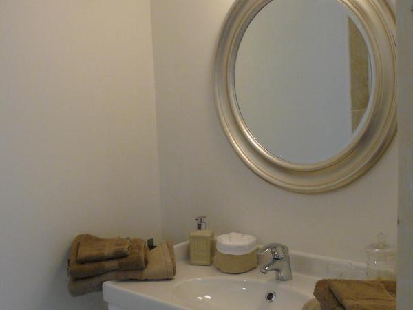 Mas du Vieux Tilleul : photo 3 de la chambre chambre double avec salle de bains privative