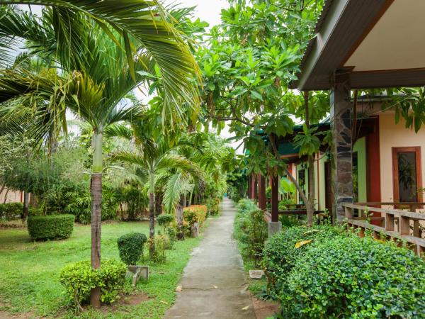 Lanta Riviera Beach Resort : photo 1 de la chambre chambre familiale - vue sur jardin