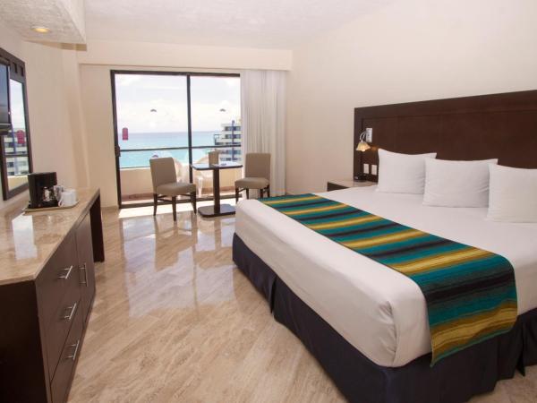 Crown Paradise Club Cancun - All Inclusive : photo 6 de la chambre chambre double ou king avec vue sur l'océan