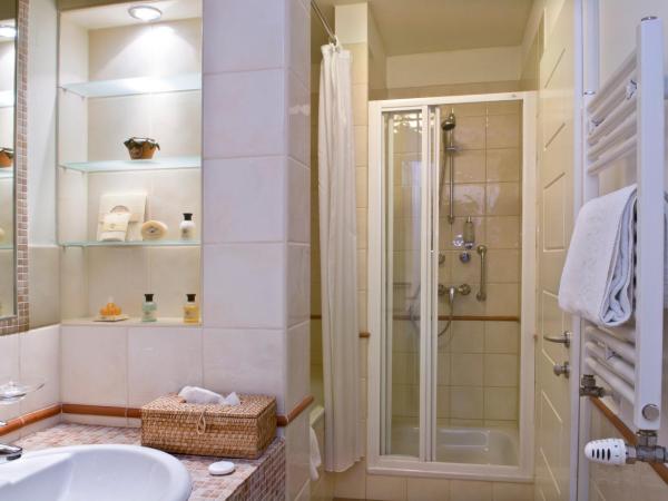 Mamaison Residence Izabella Budapest : photo 4 de la chambre suite classique