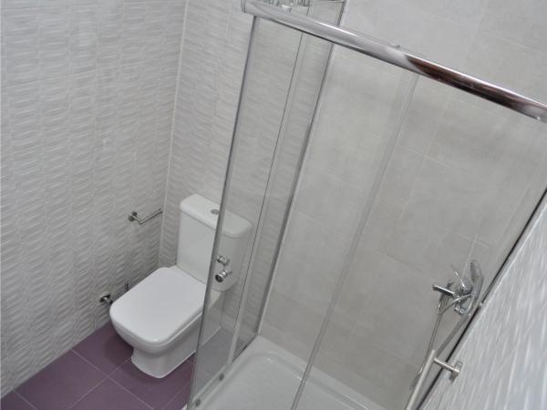 Grand Via House : photo 4 de la chambre chambre double standard avec salle de bains intérieure