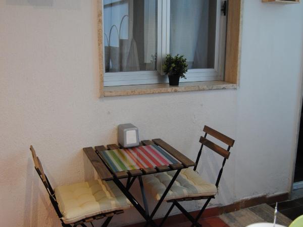 B&B Piccinni 191 : photo 7 de la chambre chambre triple avec salle de bains commune